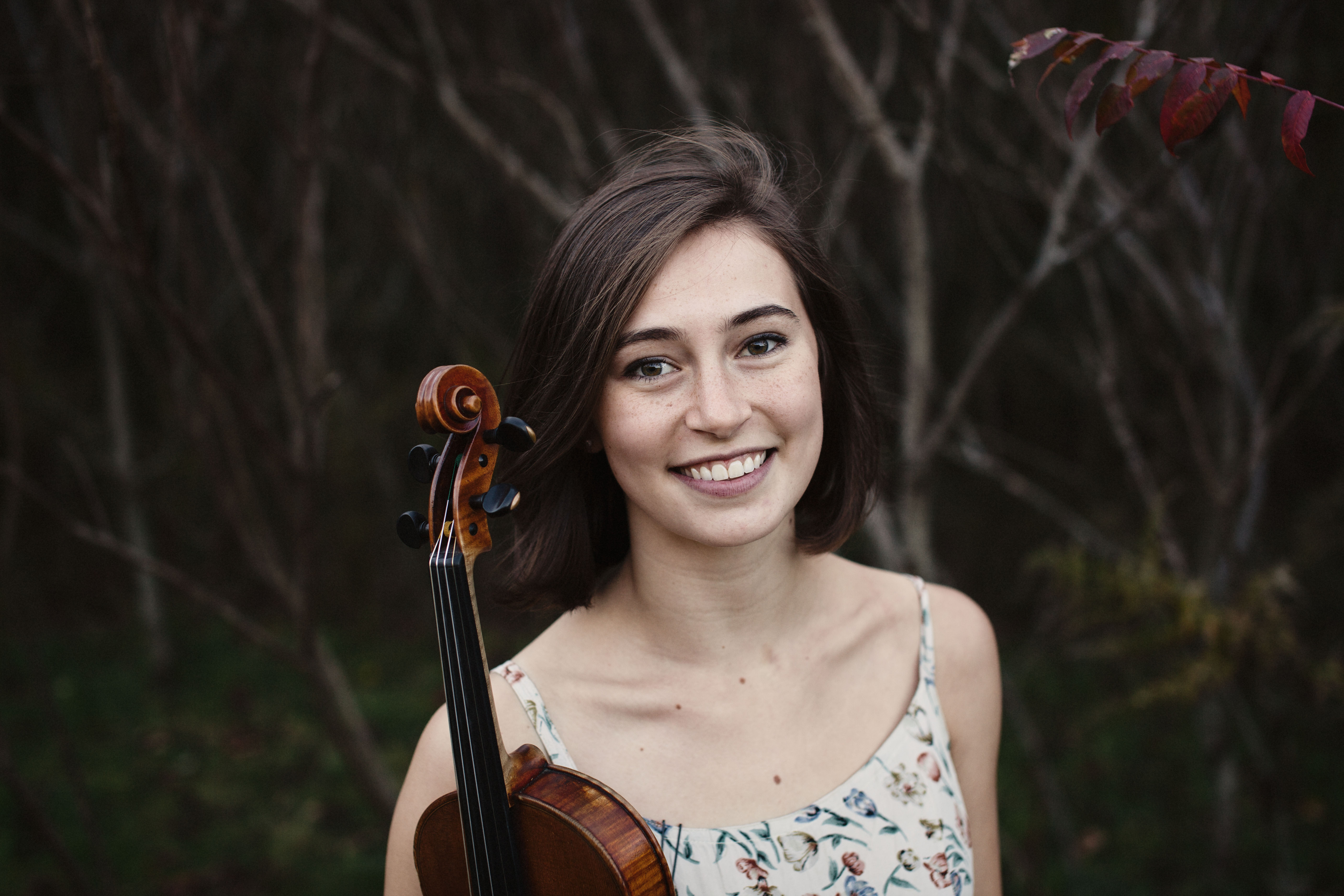 波士顿音乐界的当地小提琴手Maura Scanlin热爱她在波士顿结交的朋友和音乐：当地小提琴手即将于1月18日发布新专辑